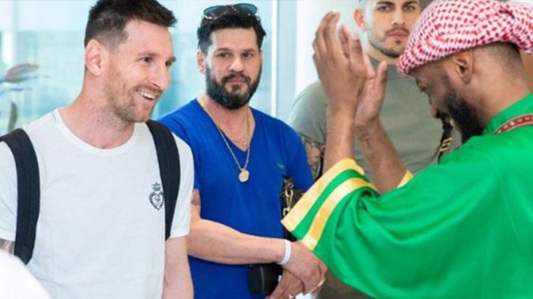 Araplar çıldırdı, Messi’den tarihin en büyük imzası geliyor! Transfer görüşmesinden fotoğraf sızdı