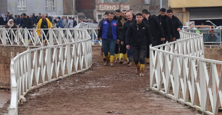 Bakan Soylu, Selin vurduğu Karakoyun deresinde çalışmaları inceledi