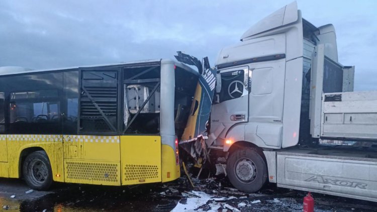 İETT otobüsü, tır ve yol bakım aracı birbirine girdi: 2 ölü, 2 yaralı