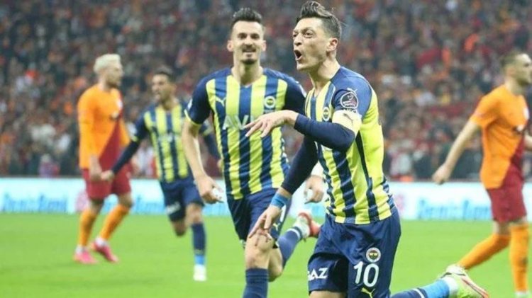 Son Dakika: Mesut Özil futbolu bıraktı