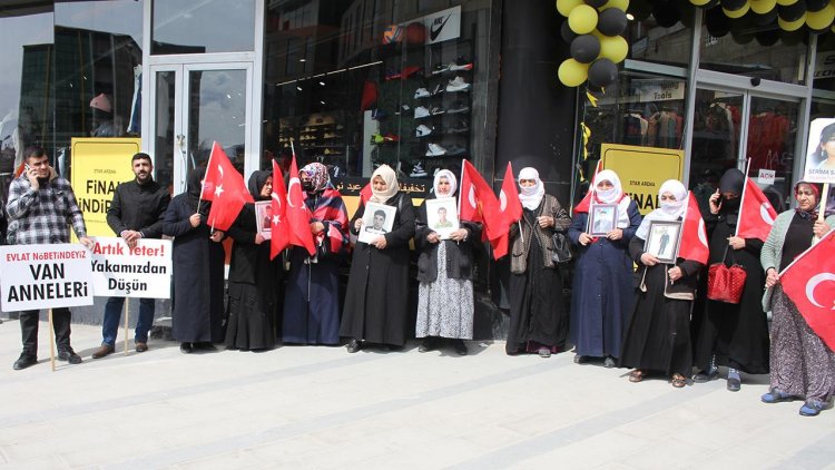 Vanlı aileler eylemlerini sürdürdü – Son Dakika Haberleri