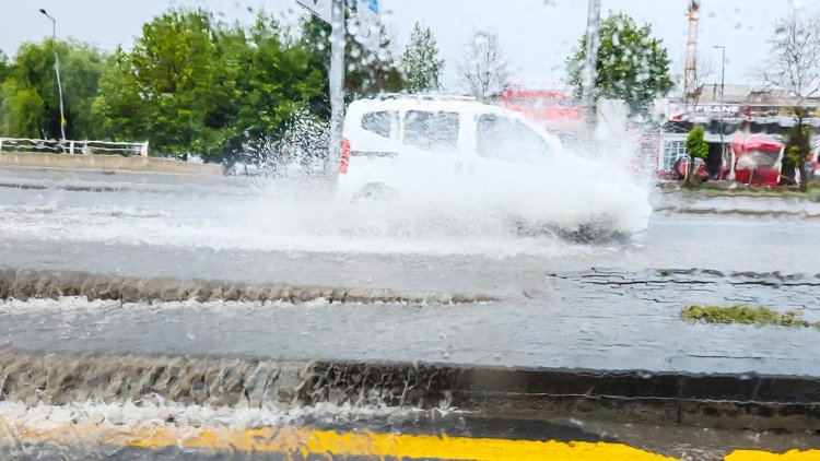 Deprem bölgesindeki 8 il için kuvvetli yağış uyarısı