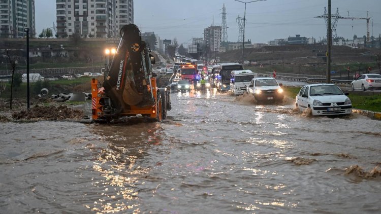 Deprem bölgesi ve 4 il için kuvvetli yağış uyarısı