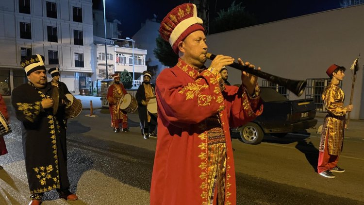 Vatandaşlar sahura ‘mehter marşlarıyla’ uyandı