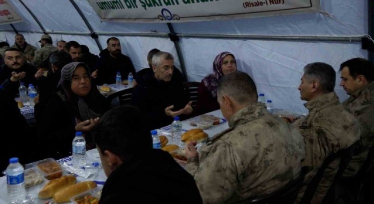 Tahmazoğlu Adıyamanlı depremzedelerle iftar açtı