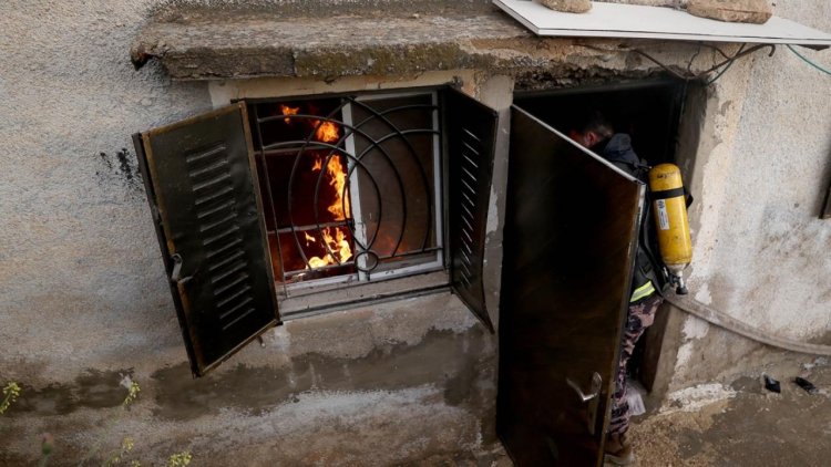 Yahudi yerleşimciler Ramallah’ta Filistinli aileye ait bir evi kundakladı