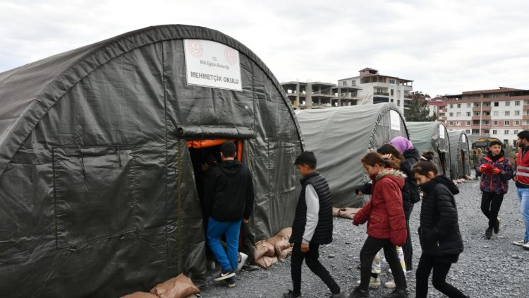 Depremden sonra nakil yaptıran 14 bin 73 öğrenci kendi iline döndü