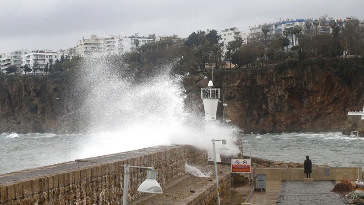 Meteoroloji’den Doğu Akdeniz’e “fırtına” uyarısı