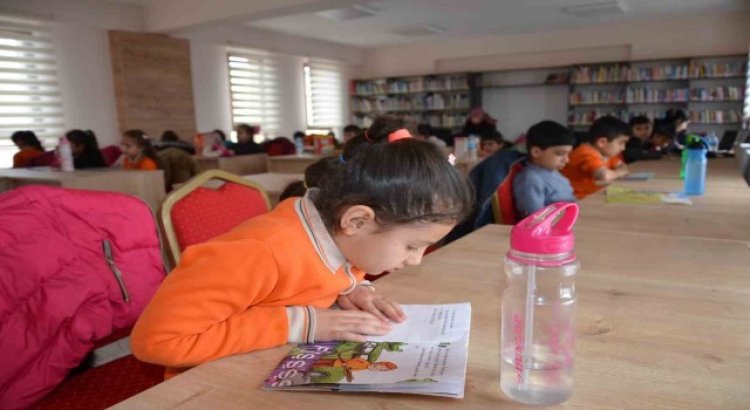 Tercanlı öğrenciler Kütüphane Haftasını kitap okuyarak kutladı