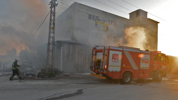 Kahramanmaraş’ta tekstil ve mobilya atölyesinde yangın