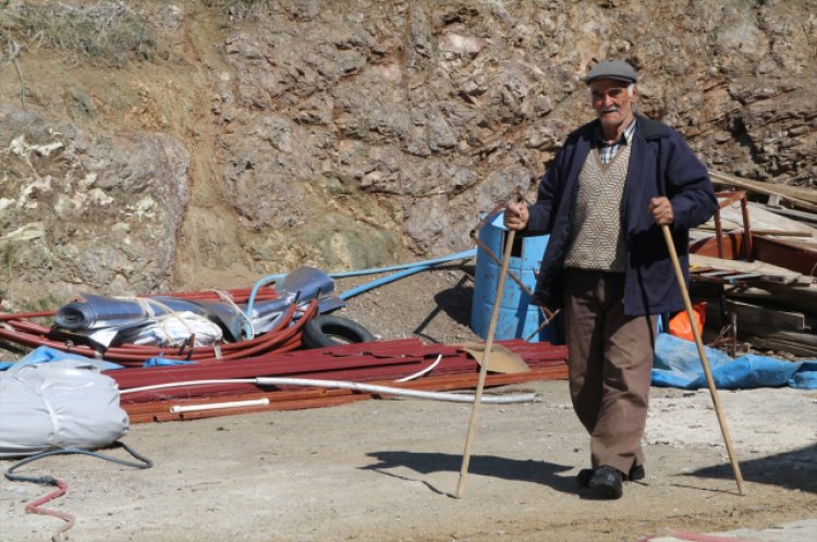 Depremde 14 kişinin hayatını kaybettiği kahvehaneden tek kurtulan kişi oldu! O anları acıyla anlattı