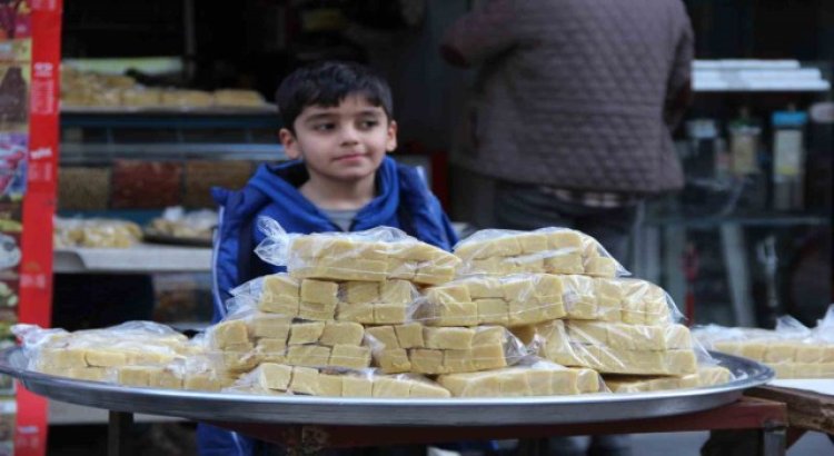 Cizrede iftar sofralarının vazgeçilmez tatlısı Luzine