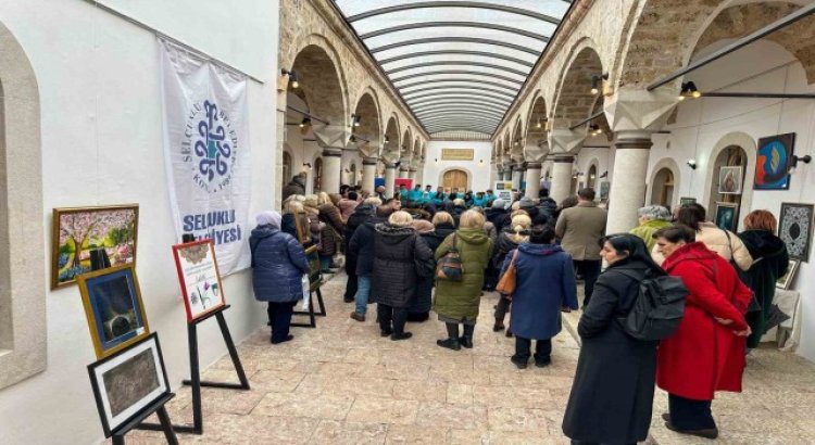 Bosnalı kadınlardan geleneksel yıl sonu sergisi