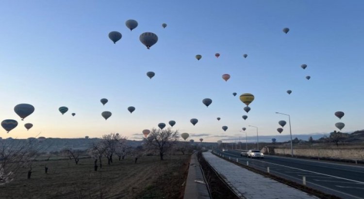 Kapadokyayı 18 bin turist gökyüzünden izledi