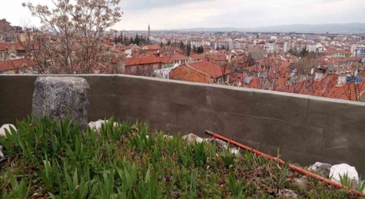 Alperen komutanlarından Arap Babanın kabri şerifi için başlatılan düzenleme çalışmaları tamamlandı