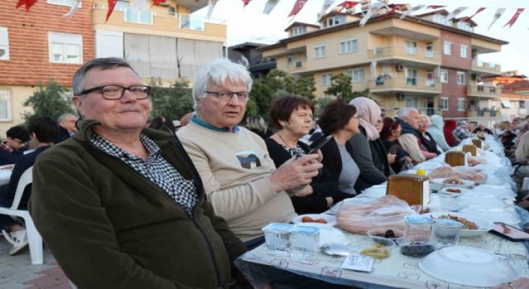 127 milletten yerleşik yabancılar Alanyada iftar sofrasında buluştu