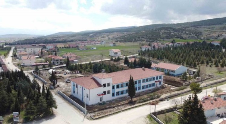 Keçiborlu Uçak Bakım Teknolojisi Mesleki ve Teknik Anadolu Lisesi inşaatında sona yaklaşıldı