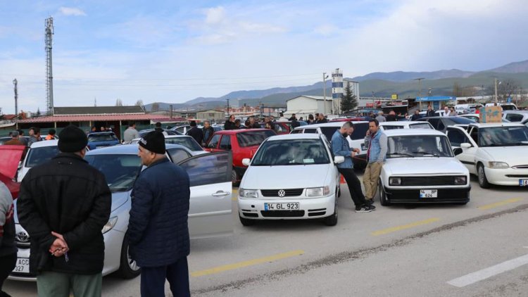 Araba almak isteyenler dikkat! Bayram öncesi ikinci el otomobil pazarına akın ediyorlar