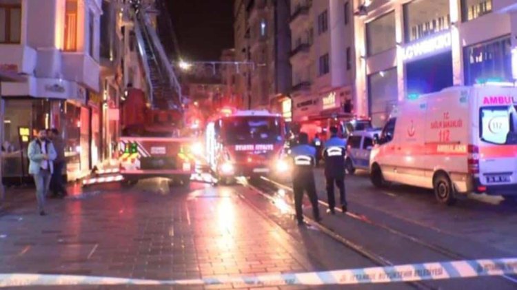 Taksim Meydanı’nda 6 katlı otelde yangın! Tadilat yapan işçileri itfaiye kurtardı