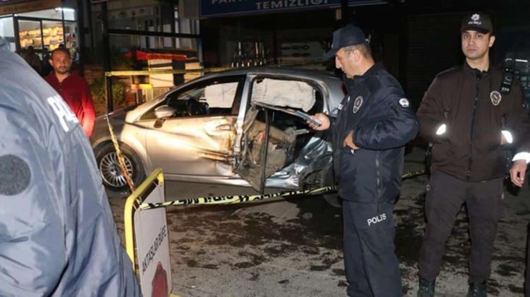 15 yaşındaki sürücünün kullandığı otomobil tıra çarptı: 1 ölü, 3 yaralı