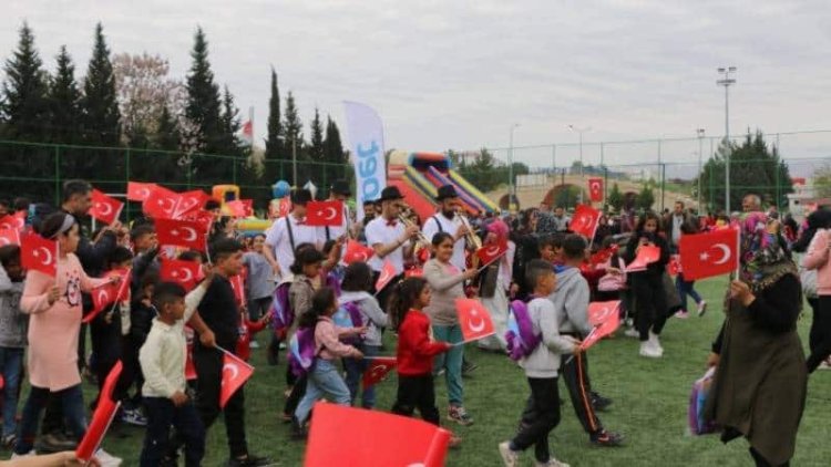 Koç Topluluğu’ndan 23 Nisan Ulusal Egemenlik ve Çocuk Bayramı’nda deprem bölgesindeki çocuklara destek