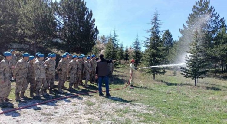 Kütahyada Komando Bölüğüne Bitki Örtüsü ve Orman Yangınları Müdahale” eğitimi