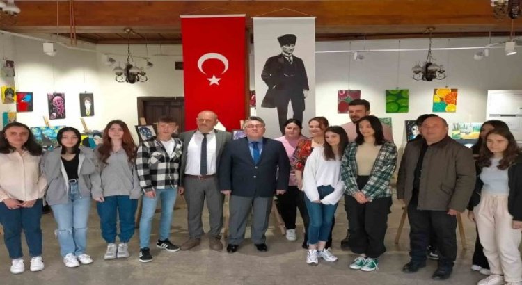 ZBEÜ Rektörü Özölçer resim sergisinin açılışına katıldı