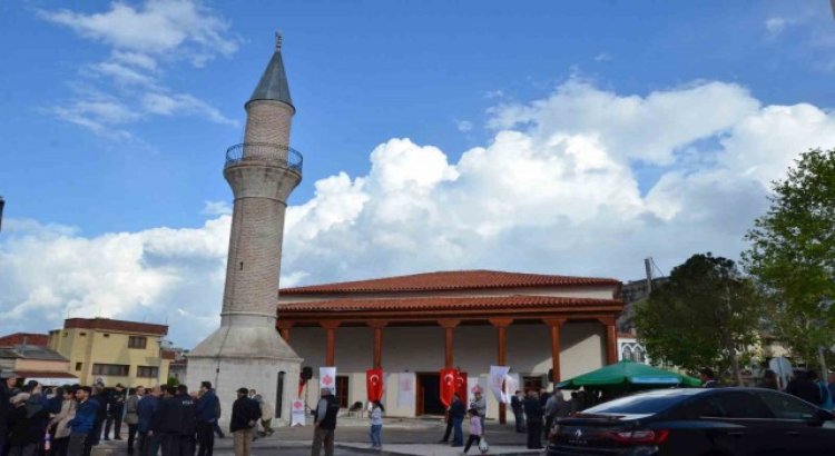 Kırkağaç Karaosmanzade Camii yeniden ibadete açıldı