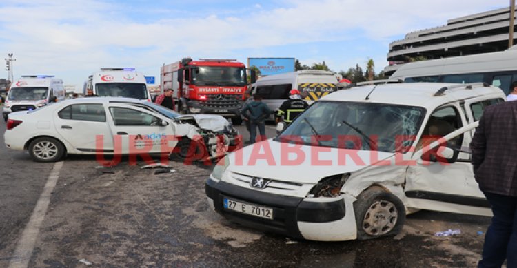 Evren sanayi sitesinde çıkışında kaza, 4 yaralı