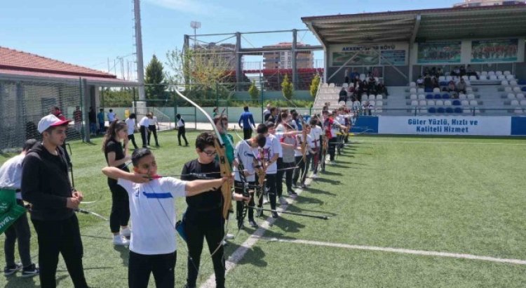 Şahinbeyde okçuluk turnuvası düzenledi