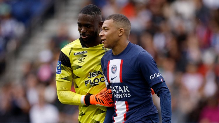 Lorient kalecisi 'al da at' dedi, Mbappe kariyerinin en kolay golünü attı!