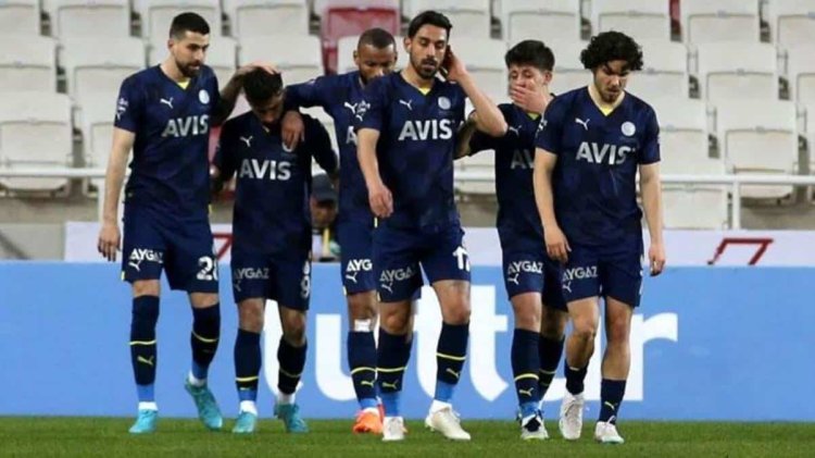 Profesyonel futbolcuyu görünce gözyaşlarını tutamadı!  Sivas’ta Fenerbahçe’ye özel karşılama