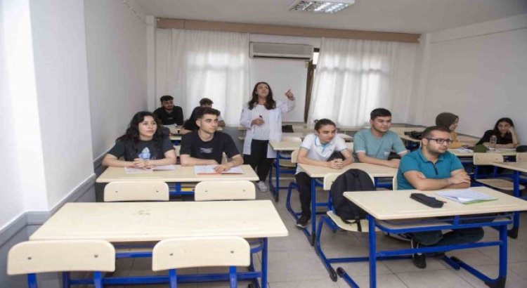 Mersindeki kurs merkezleri depremzede öğrencilere yeniden umut oldu