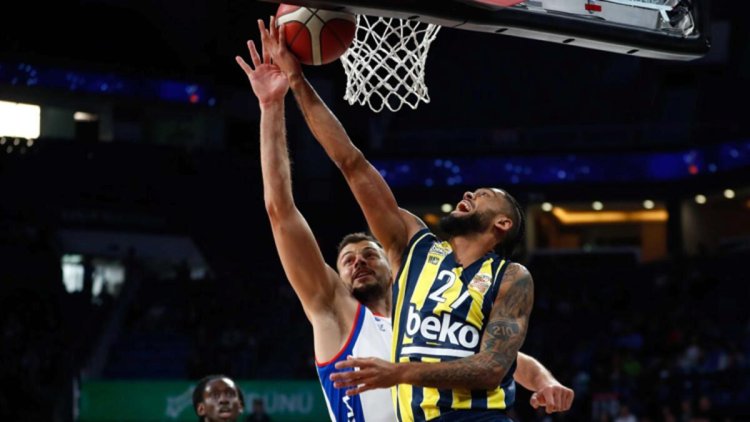 Anadolu Efes erteleme maçında Fenerbahçe Beko’yu yendi