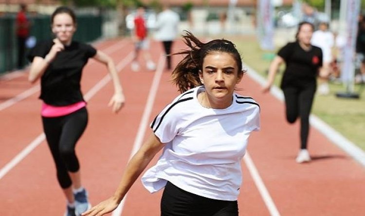 Semra Aksu Atletizm Pisti’nde bayram coşkusu!