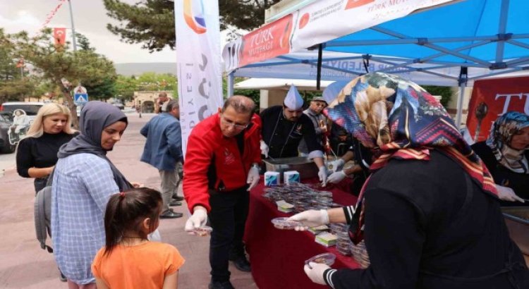 Türk Mutfağı Haftasında Ürgüpün tescilli lezzeti Köftür ikram edildi