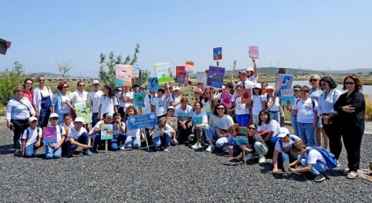 Öğrenciler, Alaçatı Sulak Alanındaki kuş çeşitleri hakkında bilgilendirildi