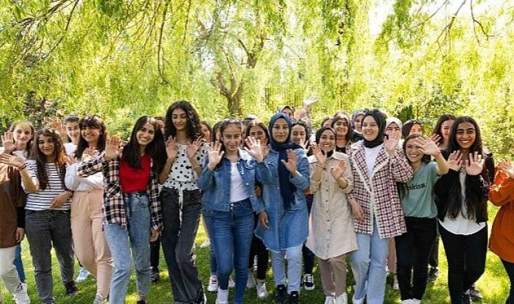 Aydın Doğan Vakfı başarılı kız öğrencileri İstanbul’da ağırlıyor