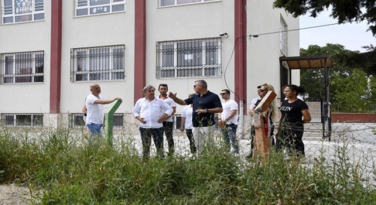 Kuşadası Belediyesi okullara desteğini sürdürüyor