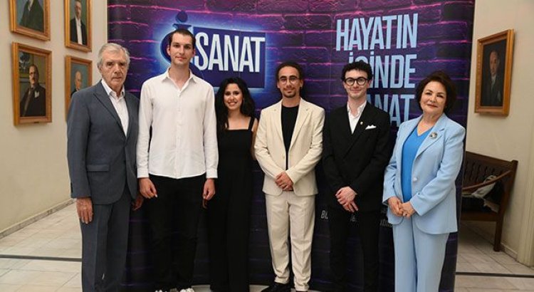 İş Sanat'ın Parlayan Yıldızları Ödüllerini İstanbul'da Aldı