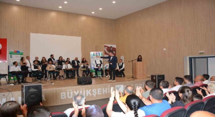 Selendi Türk Müziği Korosu ilk konserini verdi