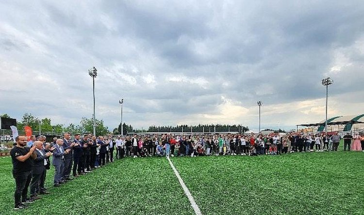 Kavaklı Adem Başoğlu Ortaokulu Kız Futbol Takımı Türkiye Şampiyonu