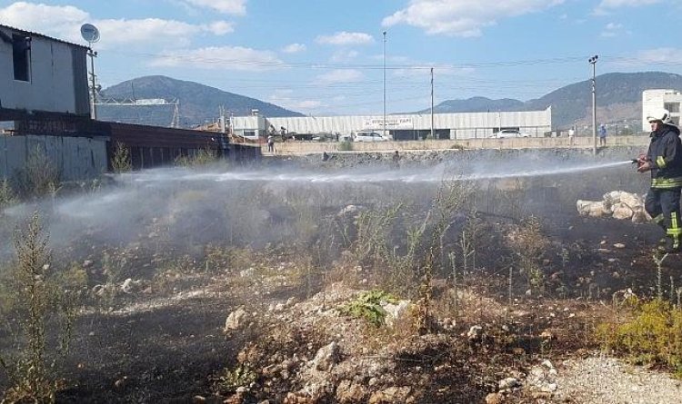 Muğla Büyükşehir Belediyesi Anız Yangınlarına Karşı Vatandaşları Uyardı