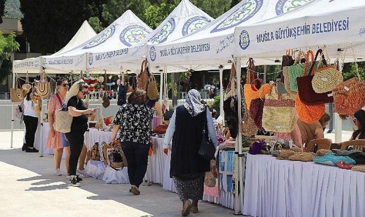 Sosyal Hizmet Atölyeleri’nde Kadınlar Üretiyor, Büyükşehir Destekliyor