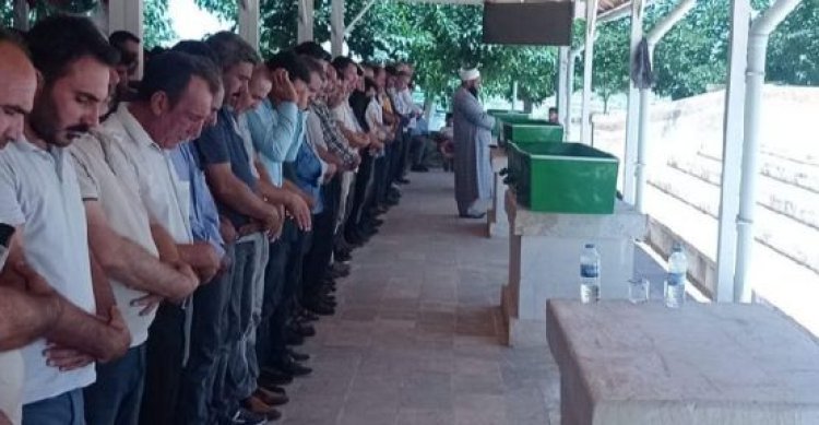 Şanlıurfa&#039;da aynı aileden 3 kişi yan yana defin edildi