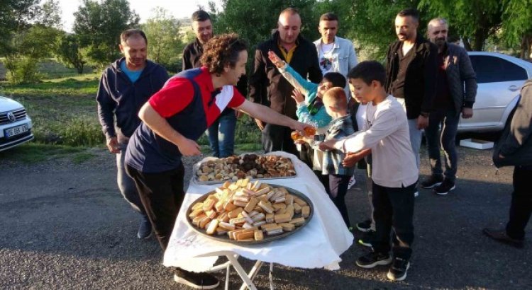 Bu köyde yarım asırdır toplu bayramlaşma geleneği sürdürülüyor