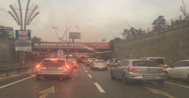 Şanlıurfa’da trafik yoğunluğu sürücüleri isyan ettirdi