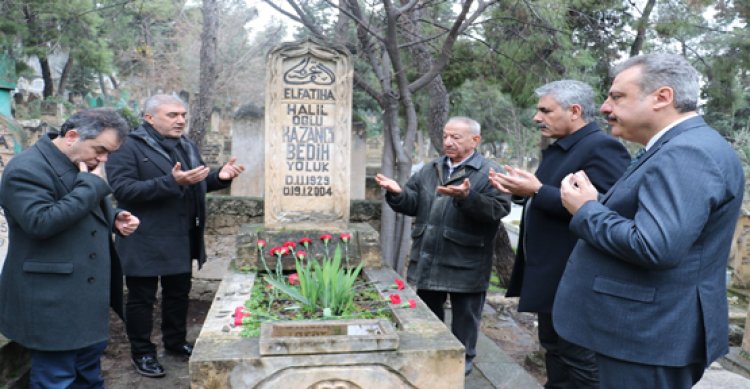 Şanlıurfalı ünlü gazelhan kabri başında dualarla anıldı