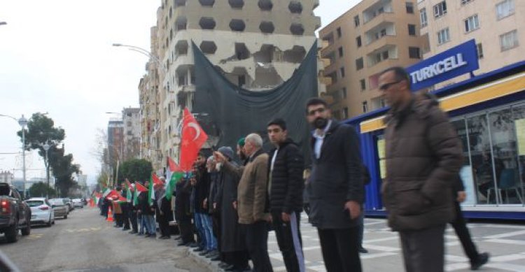 Şanlıurfa&#039;da Gazze&#039;de savaşın durması için el ele eylemi