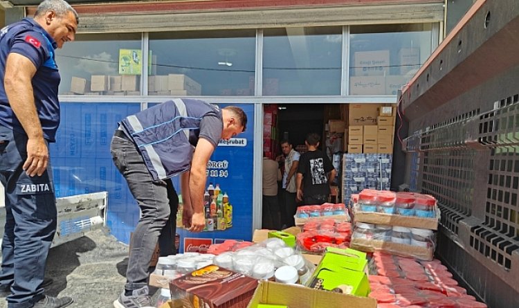 Bozuk ve sahte gıda maddeleri ele geçirildi